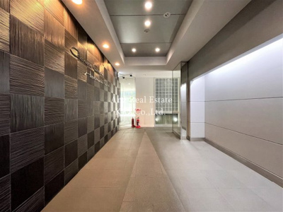 【ロビー】 | ジュネーゼグラン本町East | シンプルで落ち着いた雰囲気のロビーです♪