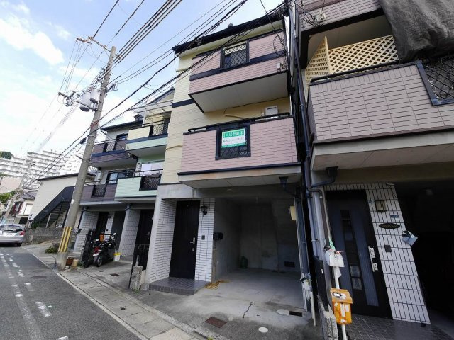 名倉町２丁目戸建の外観