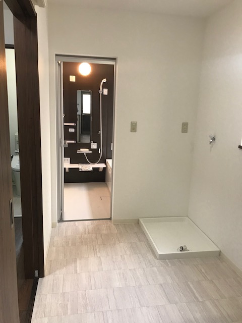 岩出市岡田・ｵｰﾅｰﾁｪﾝｼﾞ中古戸建・72510の洗面所