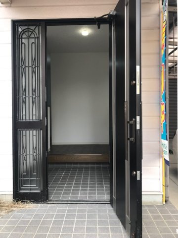 岩出市岡田・ｵｰﾅｰﾁｪﾝｼﾞ中古戸建・72510の玄関