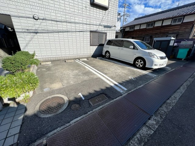 グレース和泉の駐車場