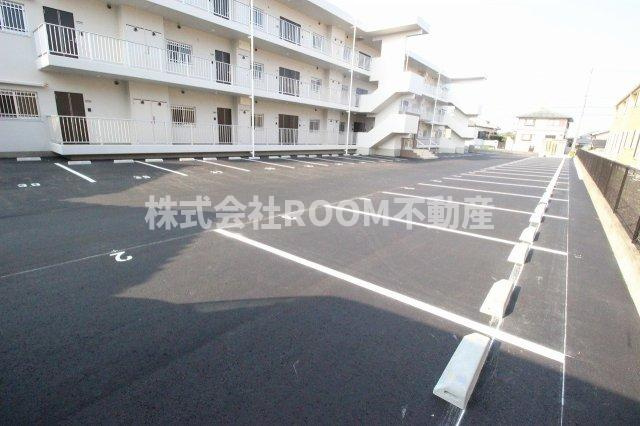 Lien12（リアンイチニ）の駐車場|駐車場があります