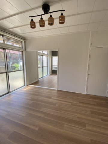 敦賀市余座中古住宅の居間・リビング