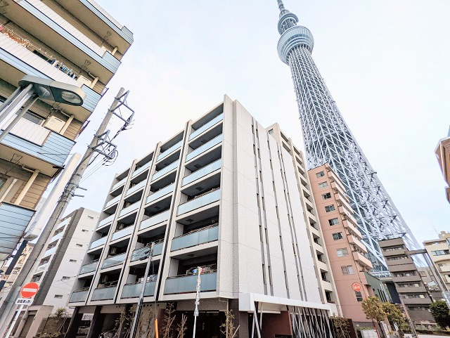 ロジュマン押上タワービュー通りの外観|タワービュー通り沿い、スカイツリーのお膝元に位置してます。