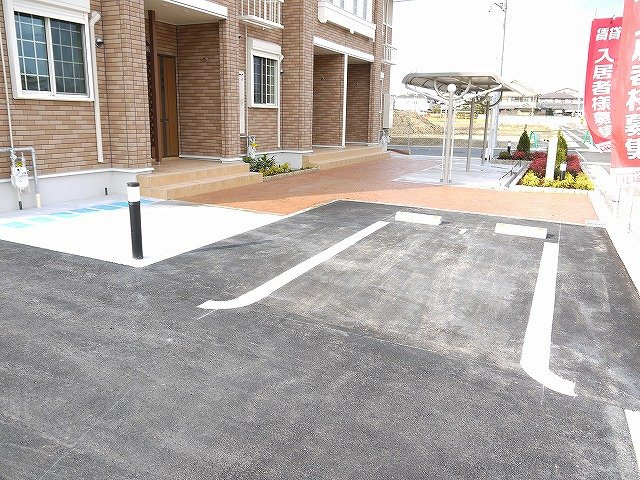 サンリット雅Ⅱの駐車場|駐車スペースもあります
