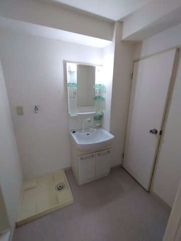 Wangビルの洗面所