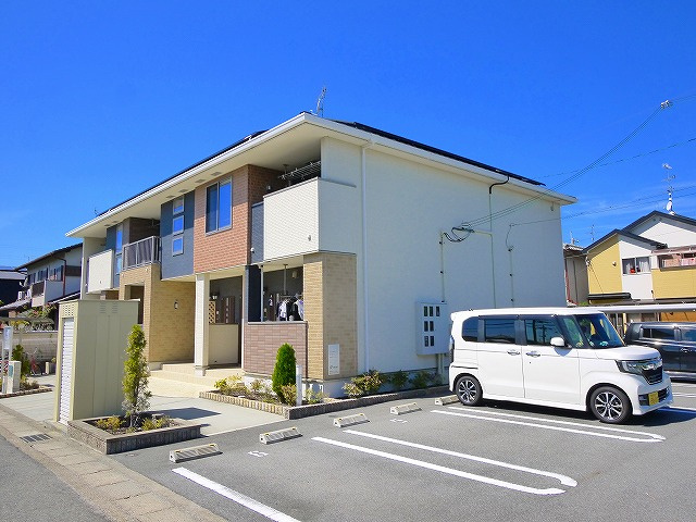 クレメント中町の外観|おしゃれな外観です