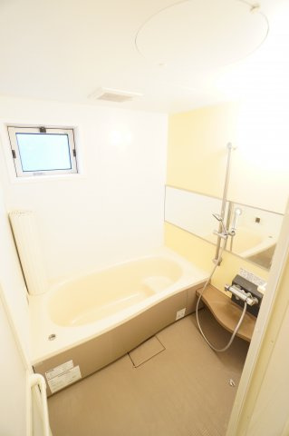 【浴室】 | スプリングフォレストA | ※同物件・反転タイプの写真です。