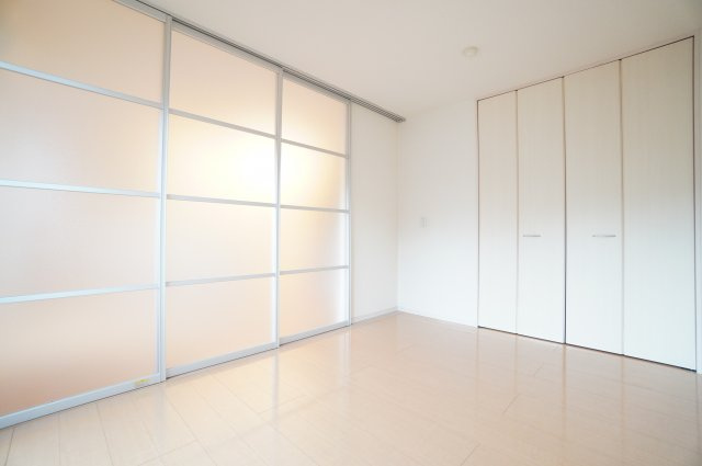 【洋室】 | スプリングフォレストA | ※同物件・反転タイプの写真です。