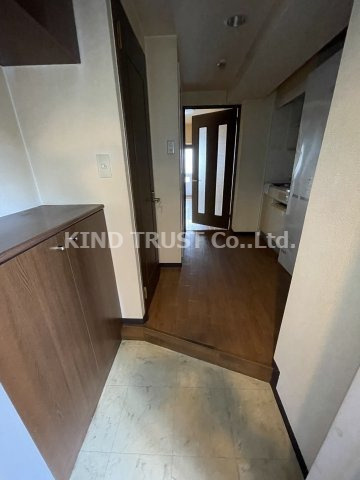 TM南森町の玄関|収納もある玄関です