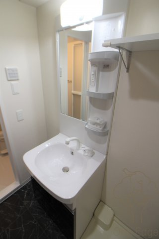 LiveFlat桜宮の独立洗面台
