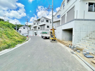 【前面道路含む現地写真】