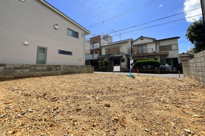 【外観】 | 伏見区桃山町大島　建築条件付き　土地 | 《ＭＯＭＯテラス》や《イズミヤ》が車で約5分と、ショッピングや外食が気軽に楽しめます。
