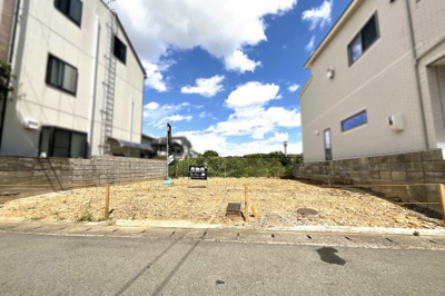 【外観】 | 伏見区桃山町大島　建築条件付き　土地 | 【建物プラン情報】駐車2台が可能ですので、ご夫婦でお車を持てますね！《ゆいホーム専属工務店の建物プランに基づく》