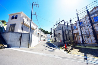 【前面道路含む現地写真】