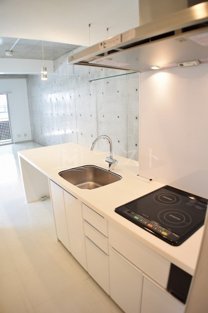 クレグラン南船場のキッチン|※建物内別間取参考写真