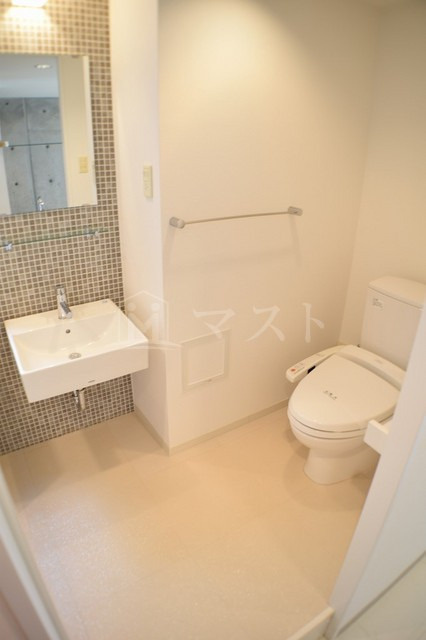 クレグラン南船場のトイレ|※建物内別間取参考写真