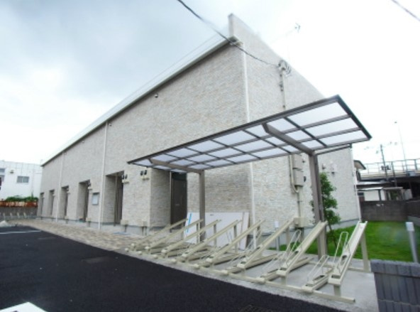 リブリ・府中是政のエントランス