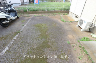 【駐車場】