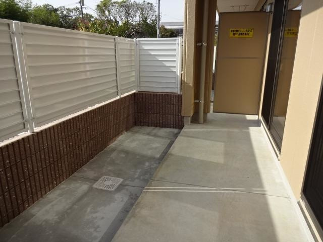 熊本市中央区国府本町のアパートのバルコニー