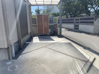 【駐車場】