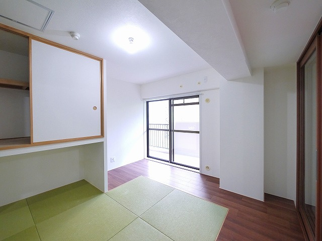 パークヴィレッジ学園前の和室