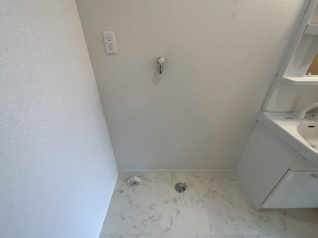 【設備】 | メゾンコスモA棟 | 洗濯機置き場です