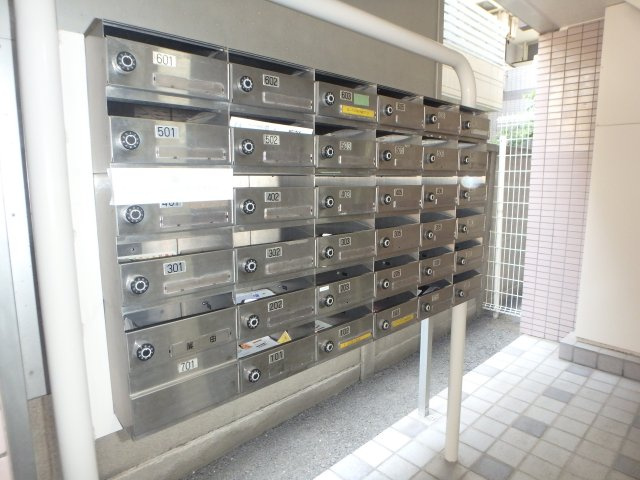 グランドール百瀬のエントランス