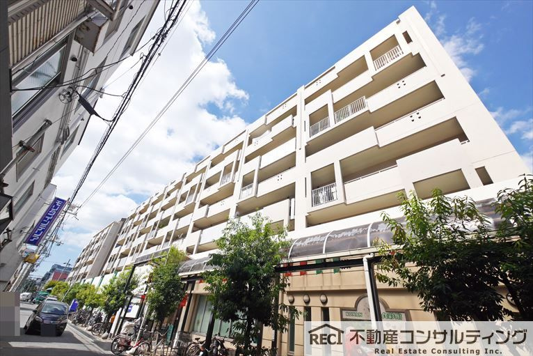 リヴロ新甲南の外観