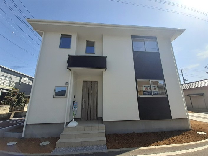 高崎市新町40期（全2棟）1号棟の外観|外観は落ち着いています