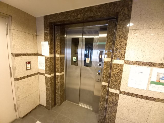 アスヴェルみなと元町OceanFrontのロビー