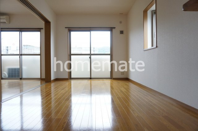 熊本市北区弓削６丁目のアパートの居間・リビング