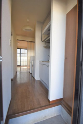 【玄関】 | チャペルヒルA