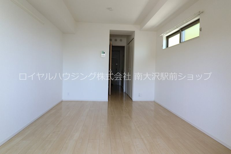 窓側からの洋室
