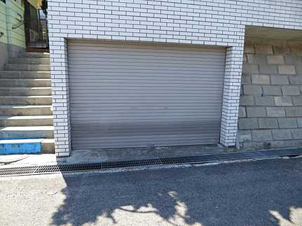 広島市東区福田7丁目　中古一戸建ての駐車場|車をお持ちの方に嬉しい駐車場付きの物件です
