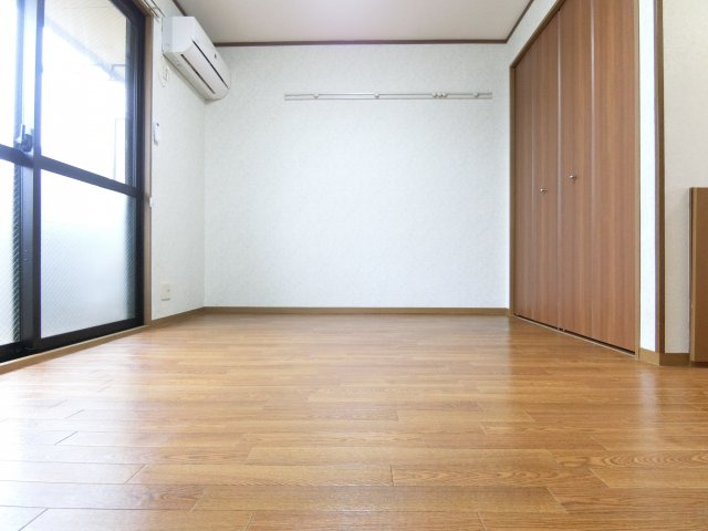 ラフォーレ本町の居間・リビング