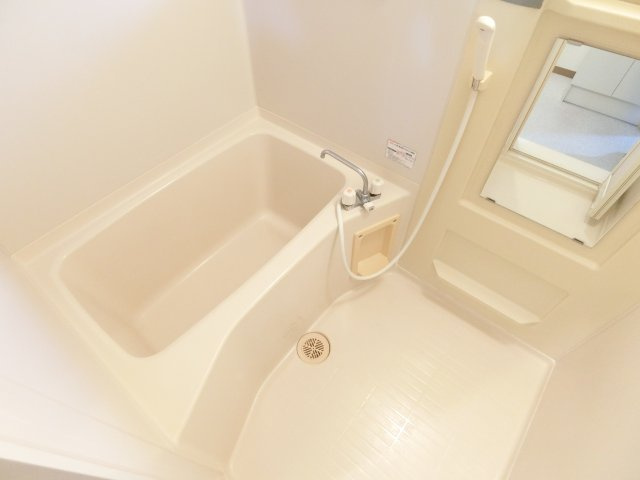 ラフォーレ本町の浴室