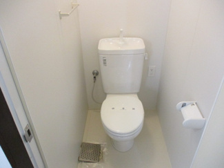 【トイレ】 | マンション興 | ※写真は反転タイプを使用しています。