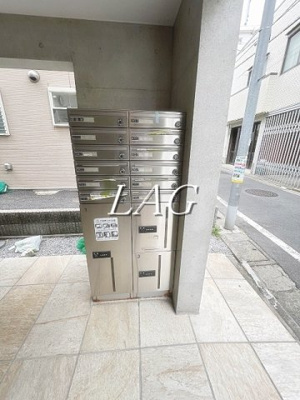 【その他共用部分】 | DR三軒茶屋 | 宅配ボックスです。