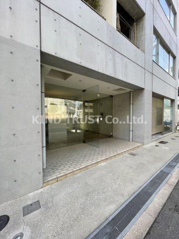 Apt.新梅田のエントランス|建物の内部です