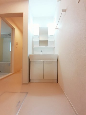 【洗面所】 | カッツェ＆ラッテ　Ⅰ | コンパクトで使いやすい洗面所