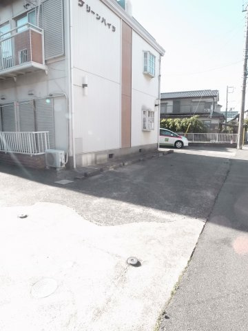 【駐車場】 | グリーンハイツ | 駐車場は敷地内に。