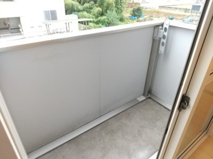 ネオハイツホウゲツAのバルコニー