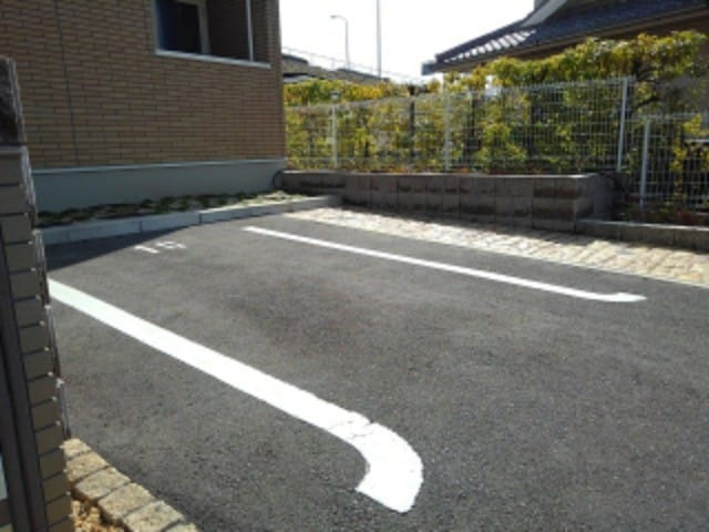 ホームズ豊田 ウエストの駐車場
