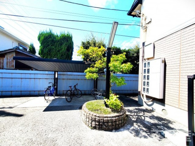 【エントランス】 | コーポアネシス | 落ち着いたエントランスです