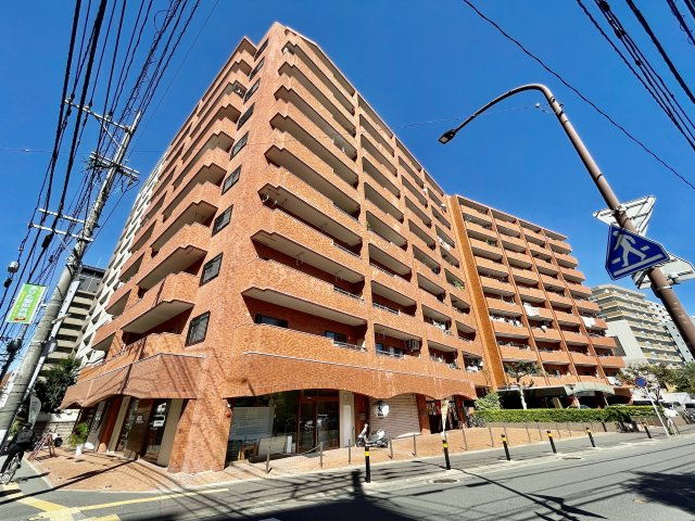 サニーハイム平尾の外観|築42年【平尾駅】徒歩5分
【高宮小学校】【高宮中学校】