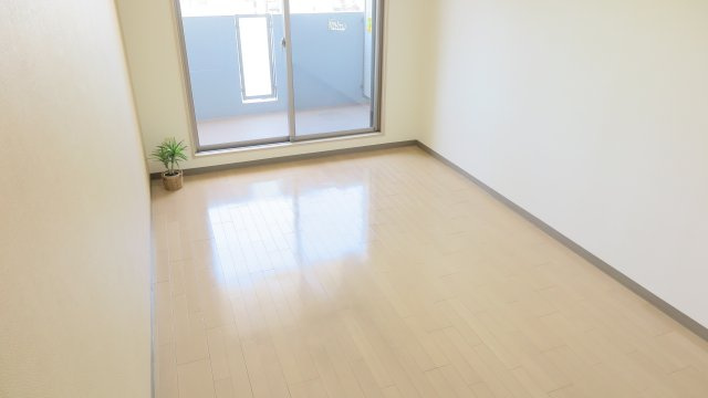 フォレスト西道頓堀の洋室