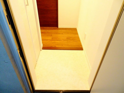 【玄関】 | ウェルスクエアイズム三軒茶屋