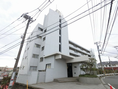 【外観】 | 横浜山手マンション | 総戸数４９戸、昭和４６年４月築、管理人は日勤勤務につき管理体制良好です♪