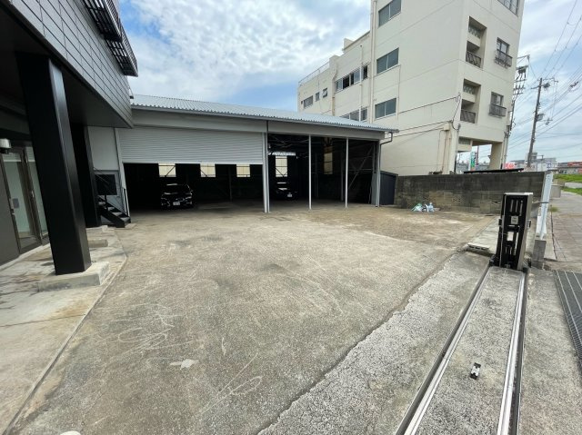 硯町１丁目事務所付貸工場の駐車場